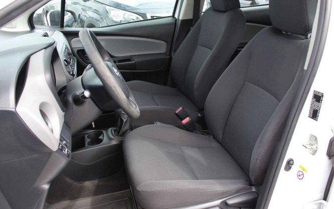 Toyota Yaris cena 49900 przebieg: 66276, rok produkcji 2017 z Choroszcz małe 277